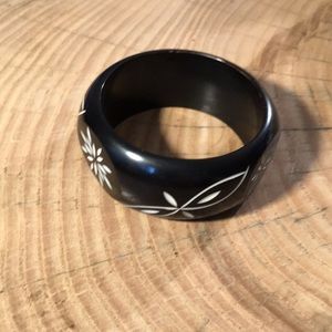 Chunky bangle with engraving